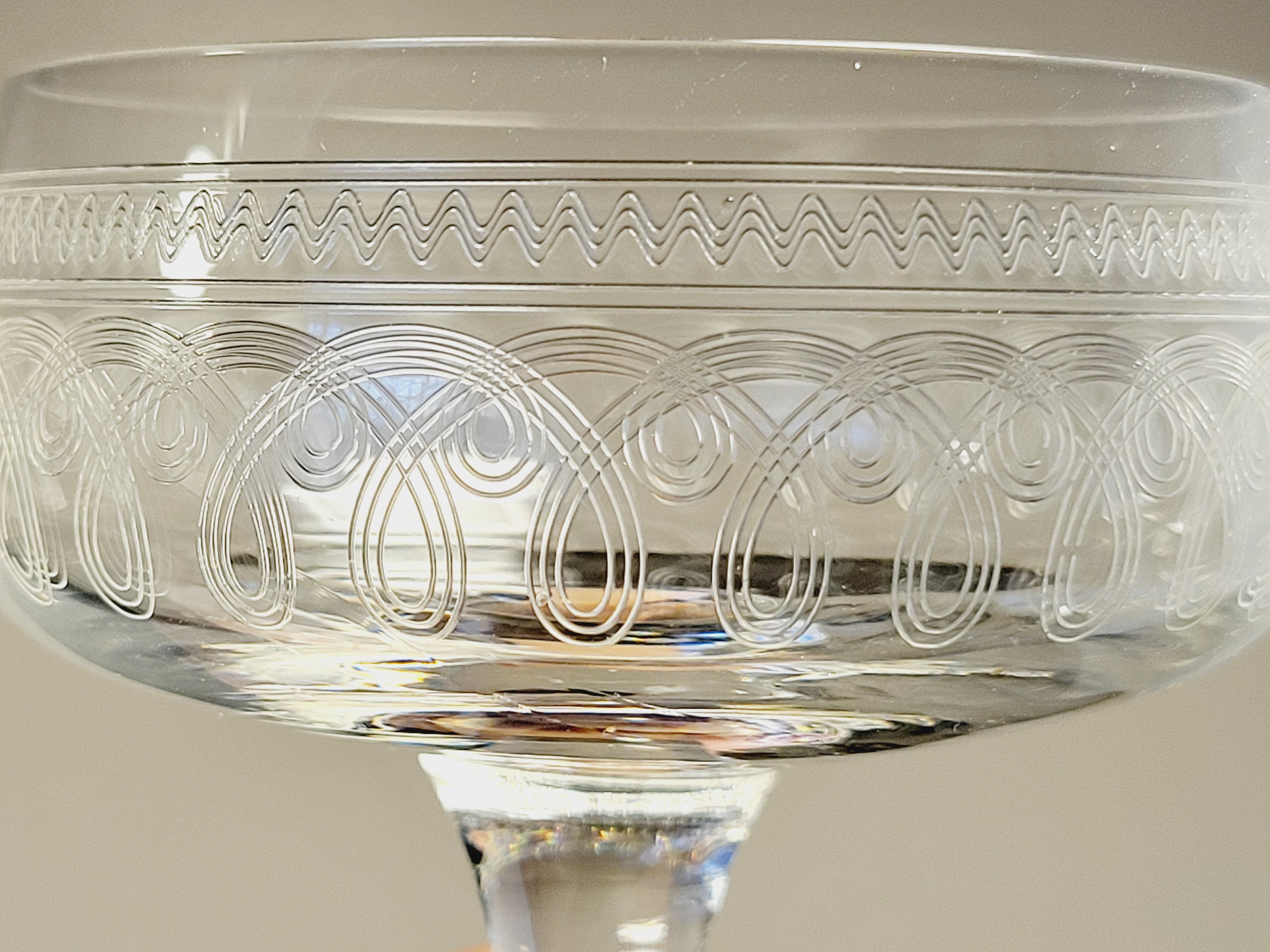 8 old champagne glasses in crystal engraved 1910