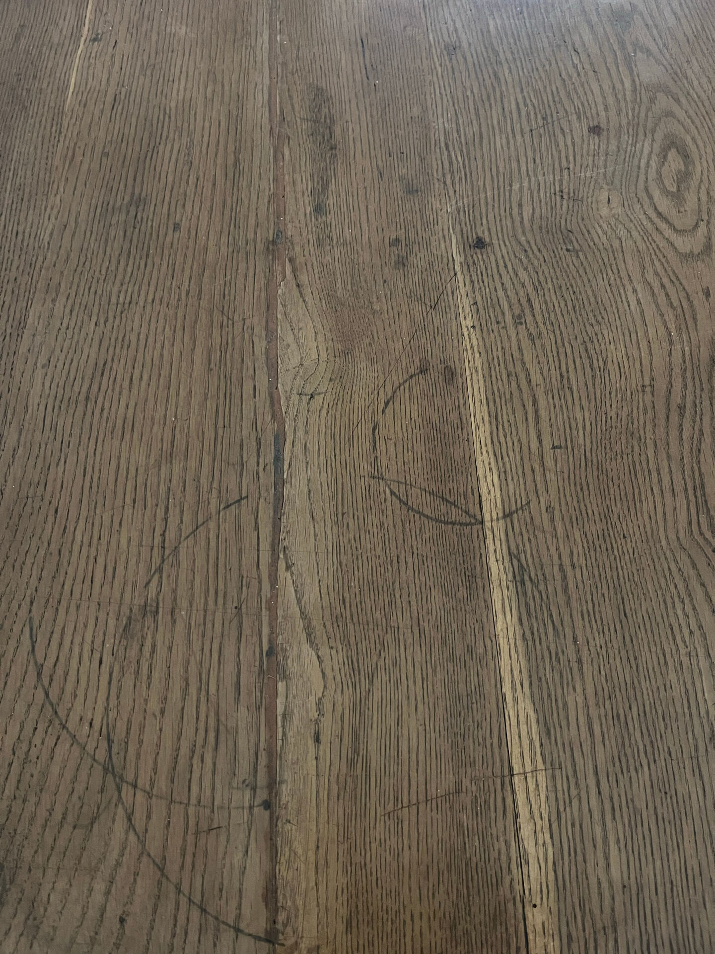 Octagonal table in oak