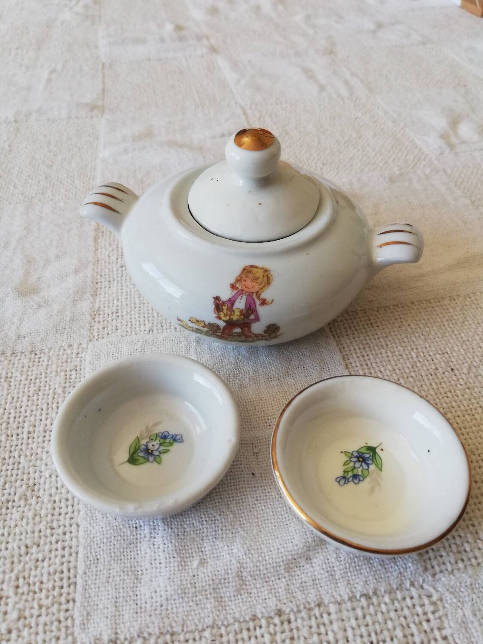 Lot dînette Vintage soupière et deux petites assiettes