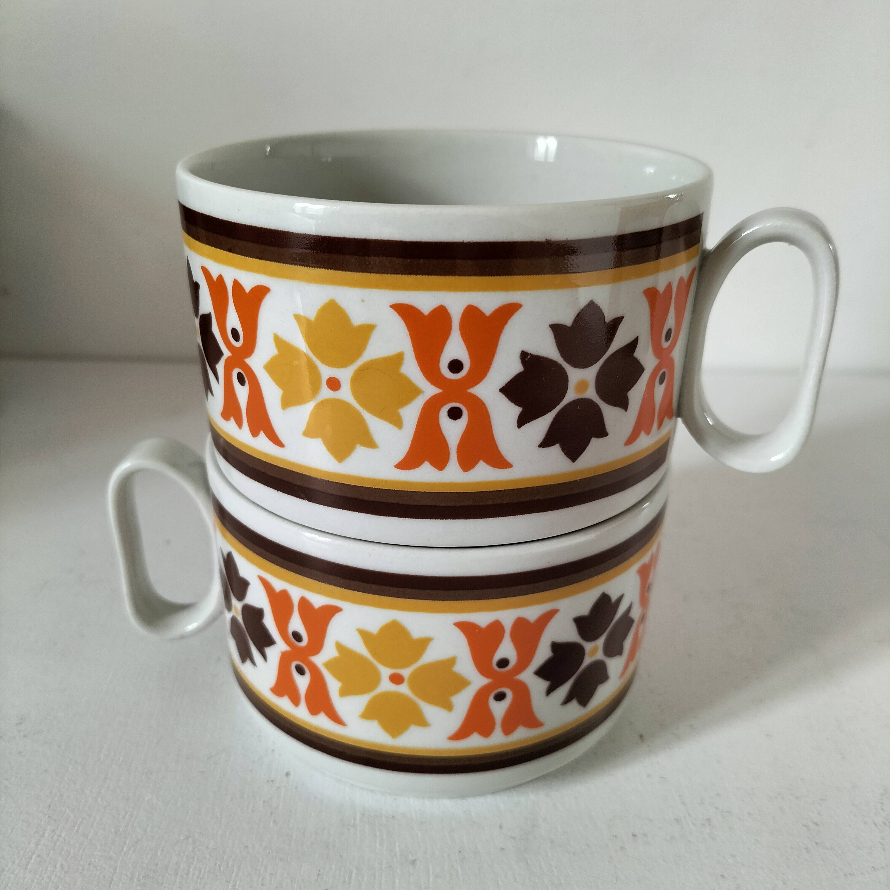 2 vintage cups