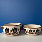 Set of Boch La Louvière salad bowls and dishes, Kimono model, 1970