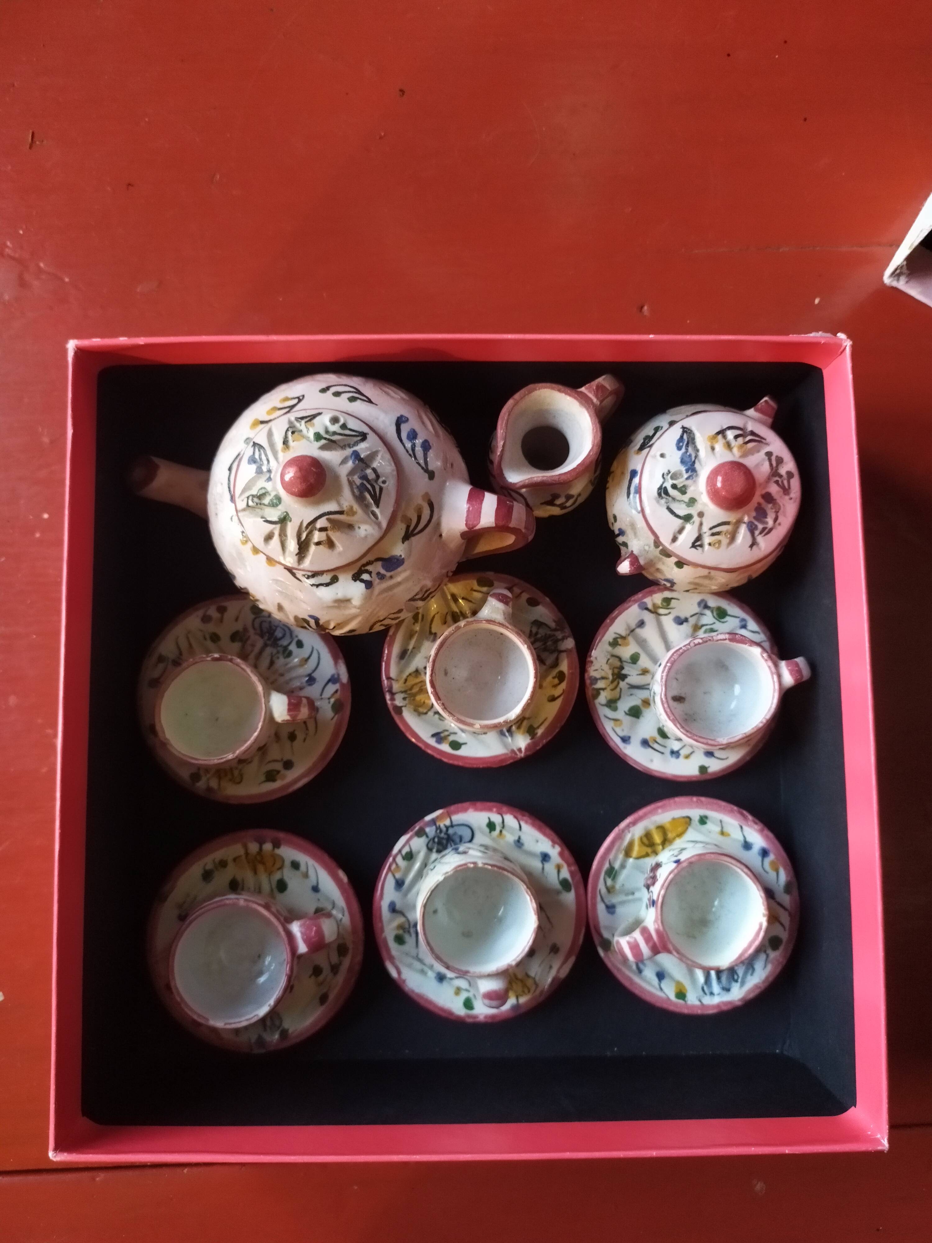 Earthenware dinner set