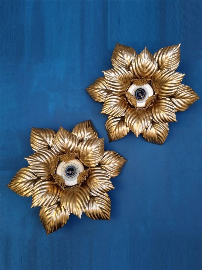 Pair of Masca flower wall lights in gold metal