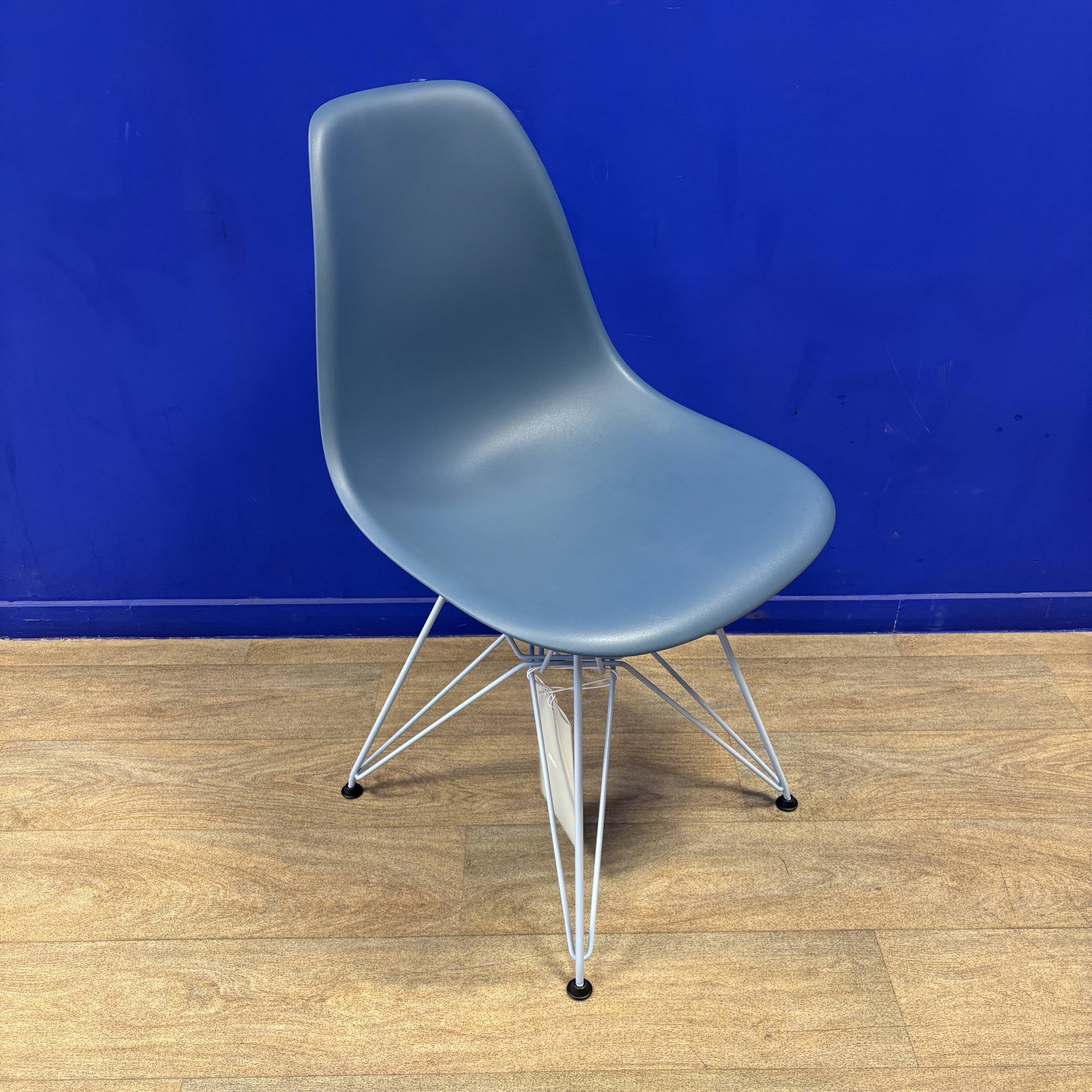Eames DSR Colors Chair Sky Blue Legs / Sea Blue Shell - Vitra