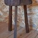 Tabouret tripode brutaliste