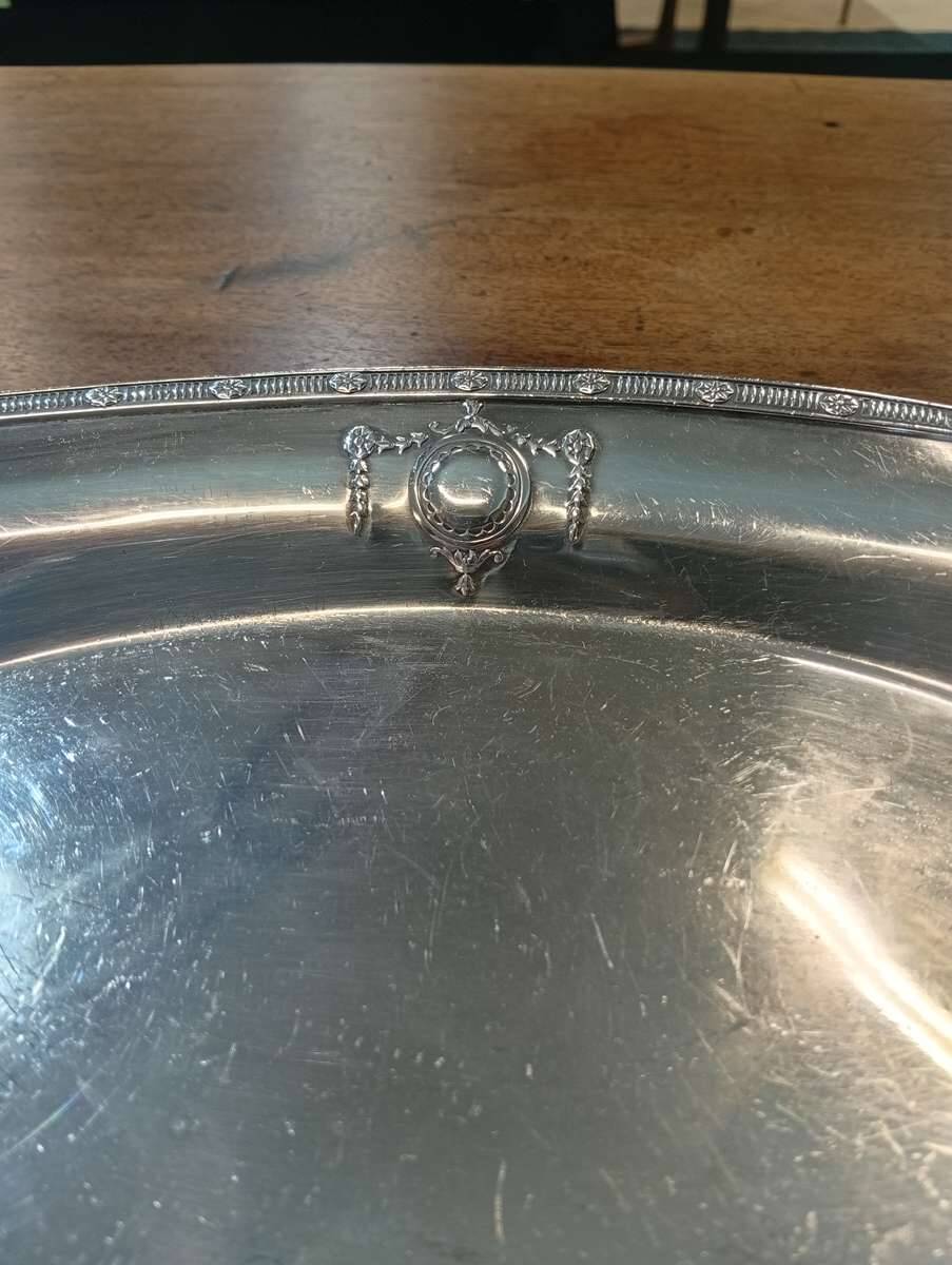 Oval silver-plated dish