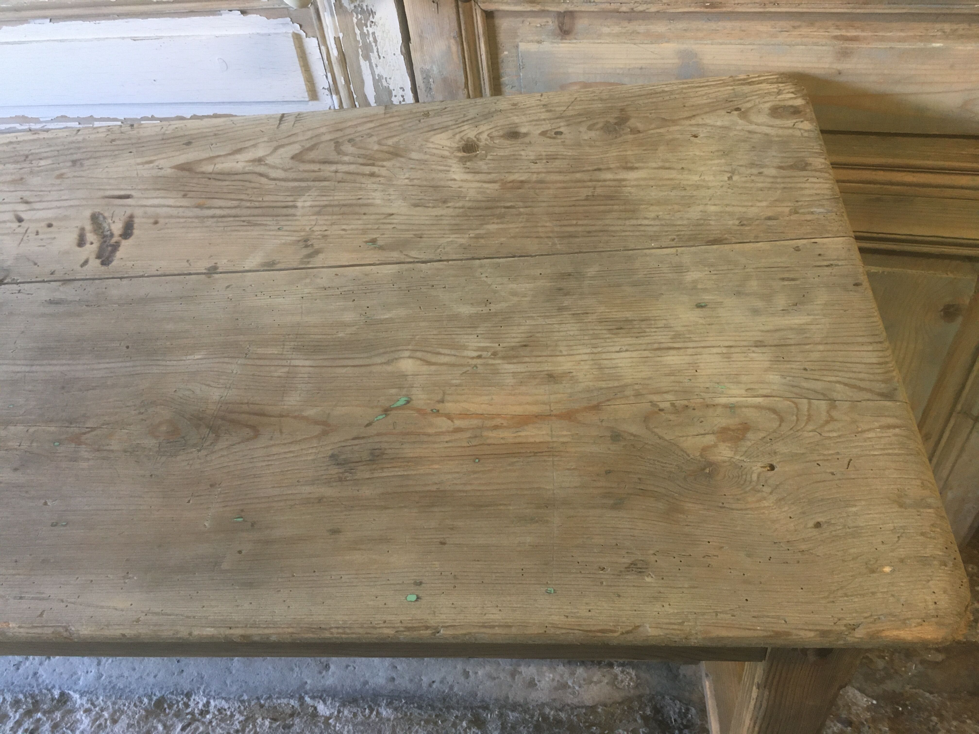Pine cloth table