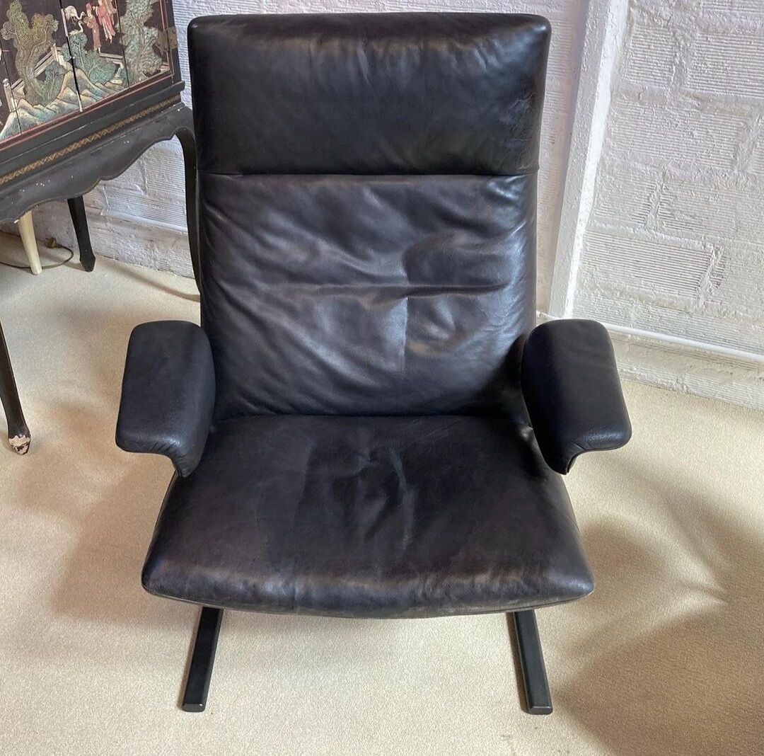 Pair of leather armchairs De Sede DS 2030