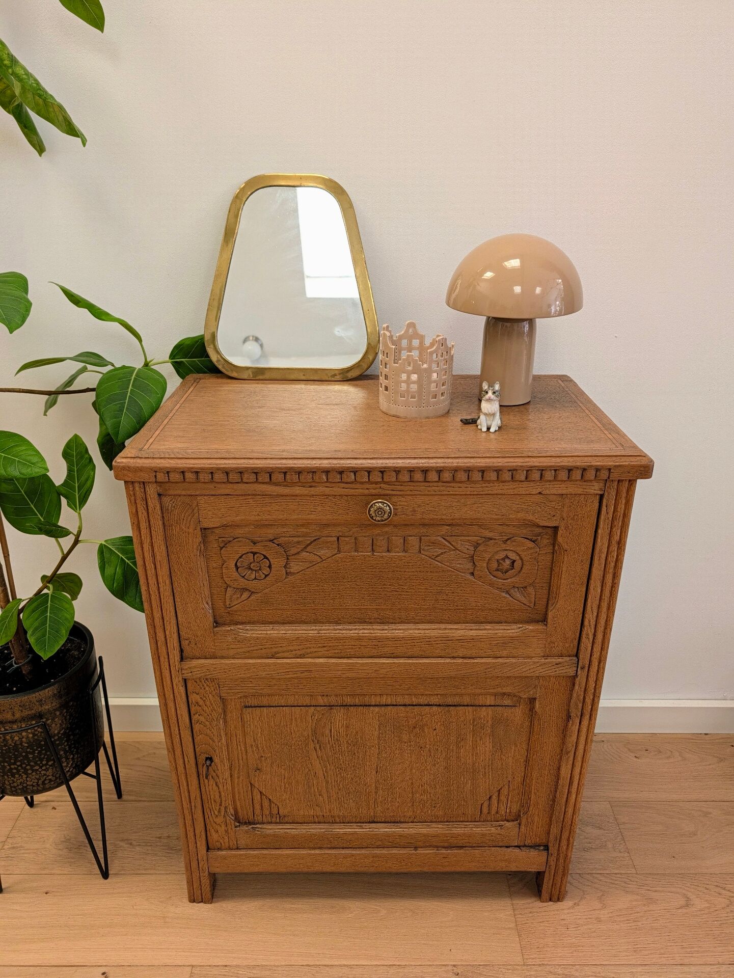 Small Art Deco buffet - restored vintage radio cabinet