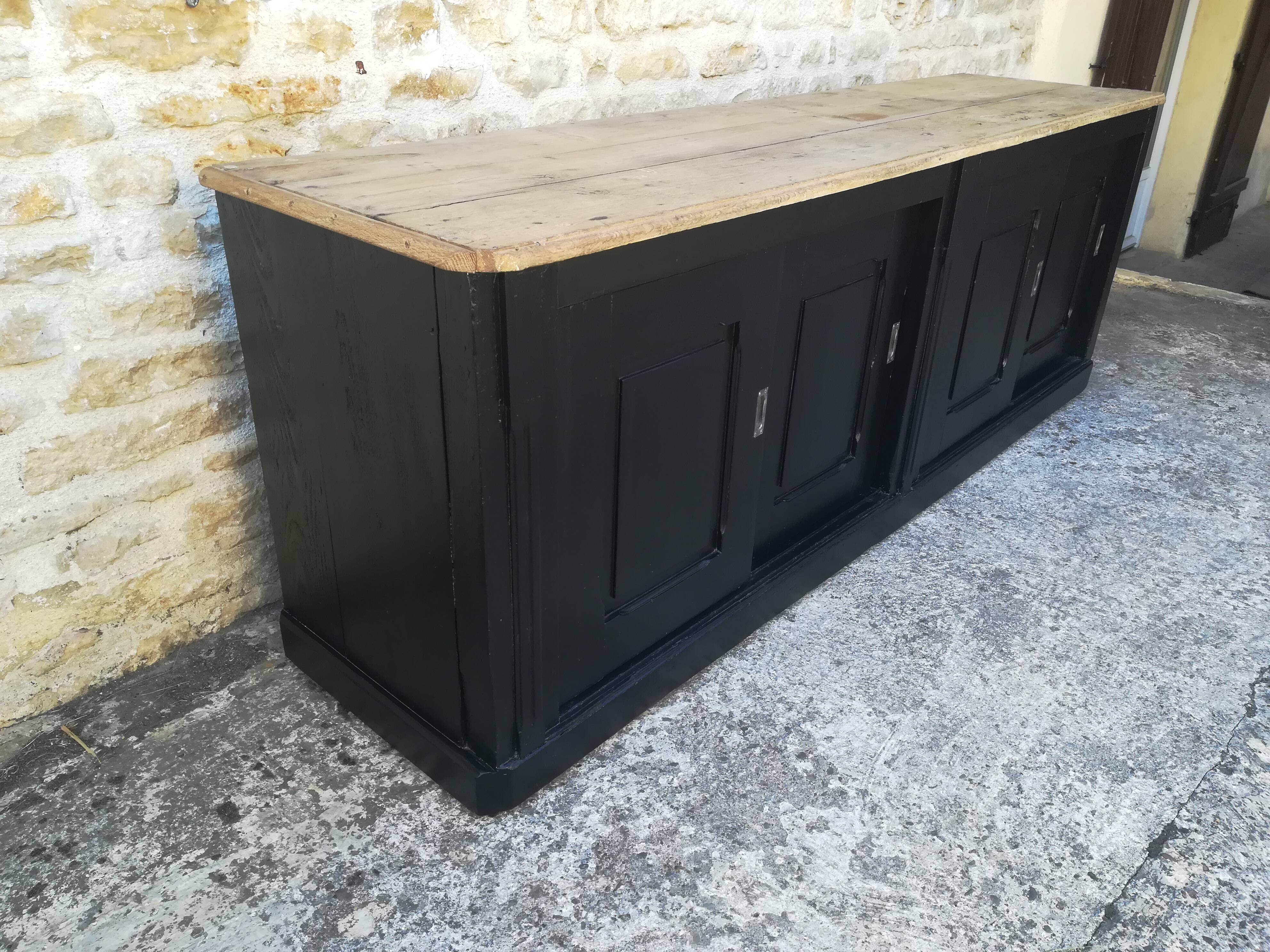 Counter 4 sliding doors