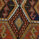 Tapis Kilim Ancien Fait Main – Motifs Géométriques et Symboles Protecteurs