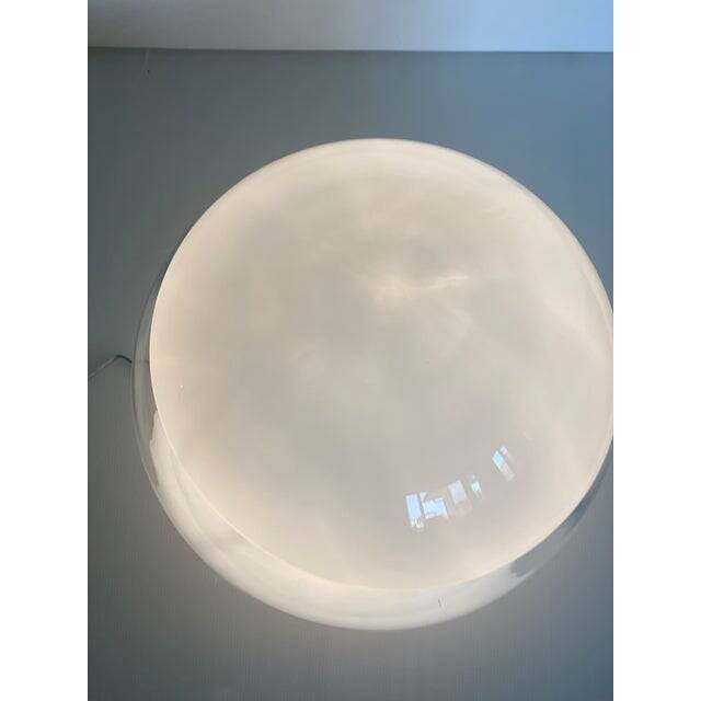 Contemporary scenographic murano white murano glass table lamp in 70's style