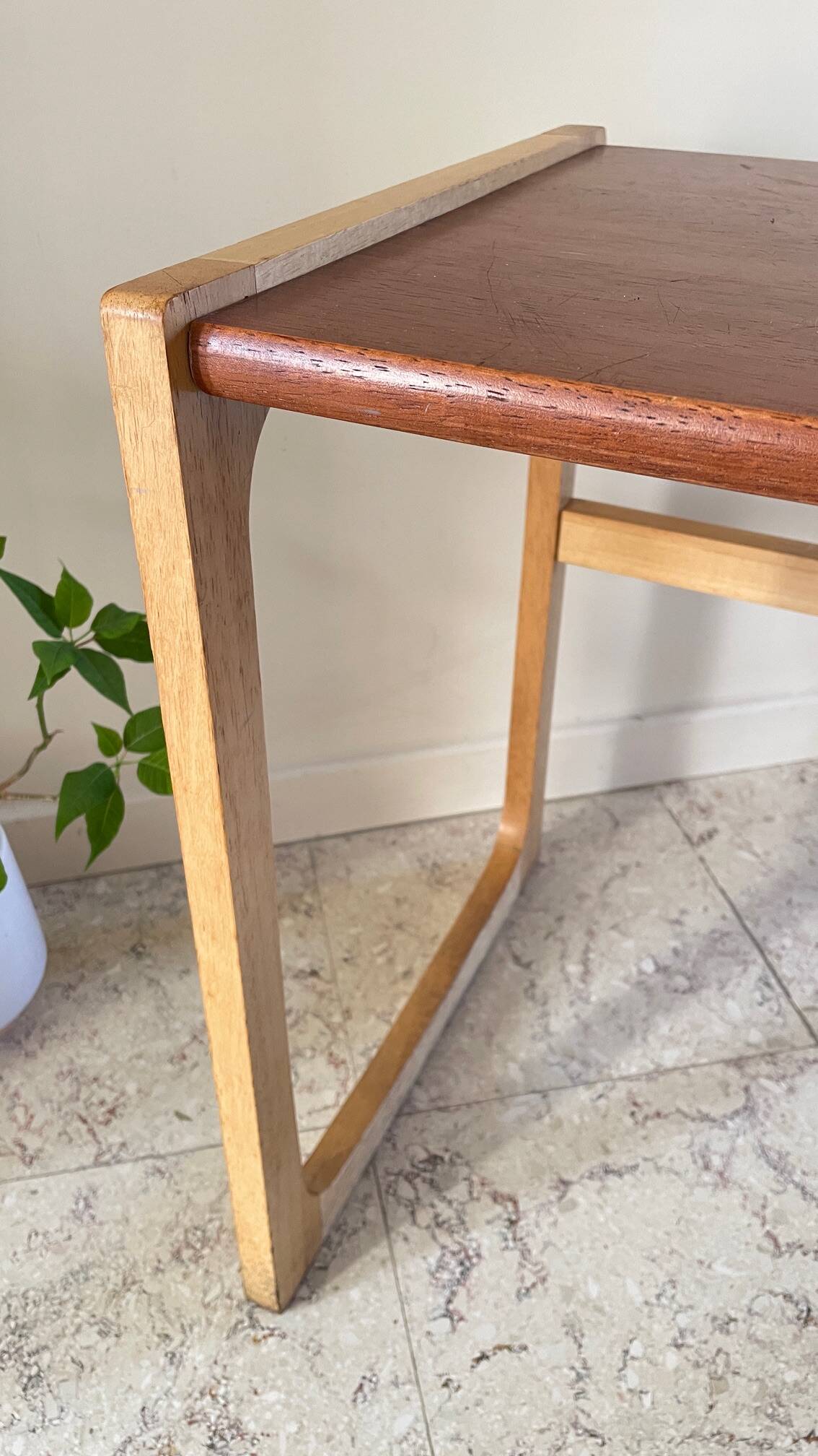 Table basse bois exotique vintage