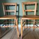 Paire de chaises anciennes fin XXe cannage