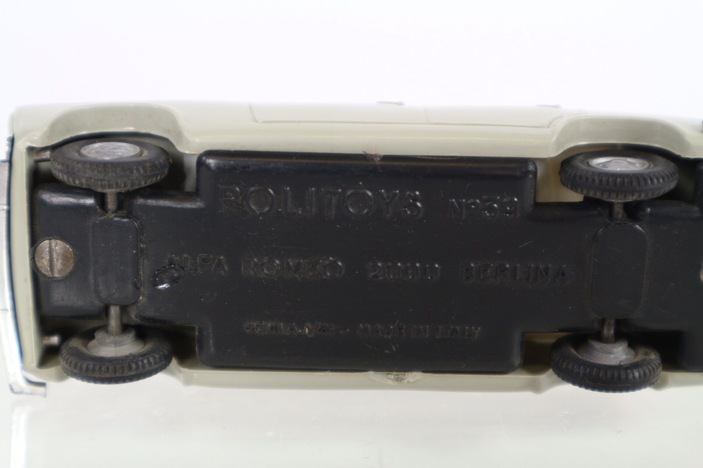 Lot of 17 vintage miniatures of made in Italy cars