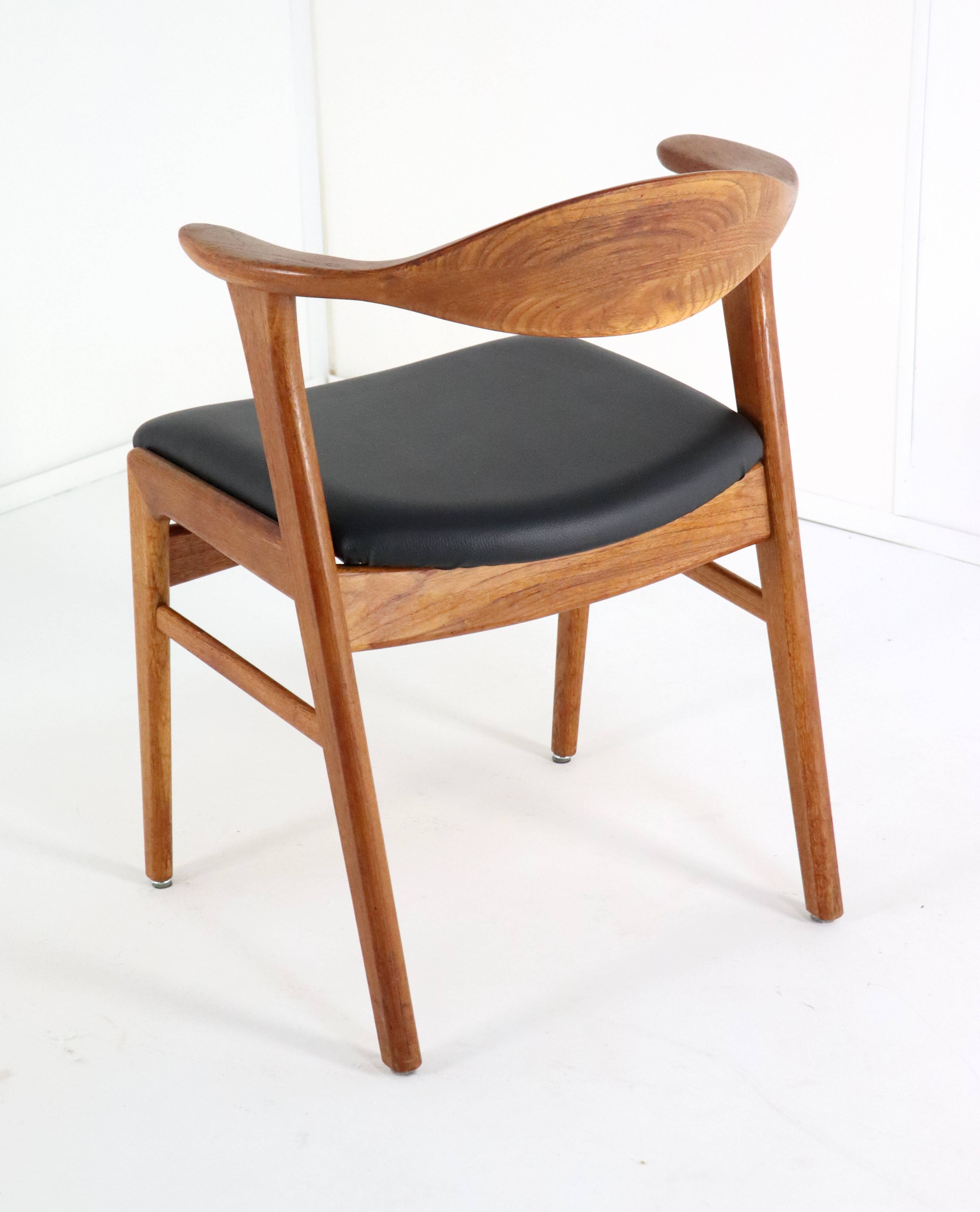 Set of 4 Erik Kirkegaard Hong stolefabrik chairs vintage model 49