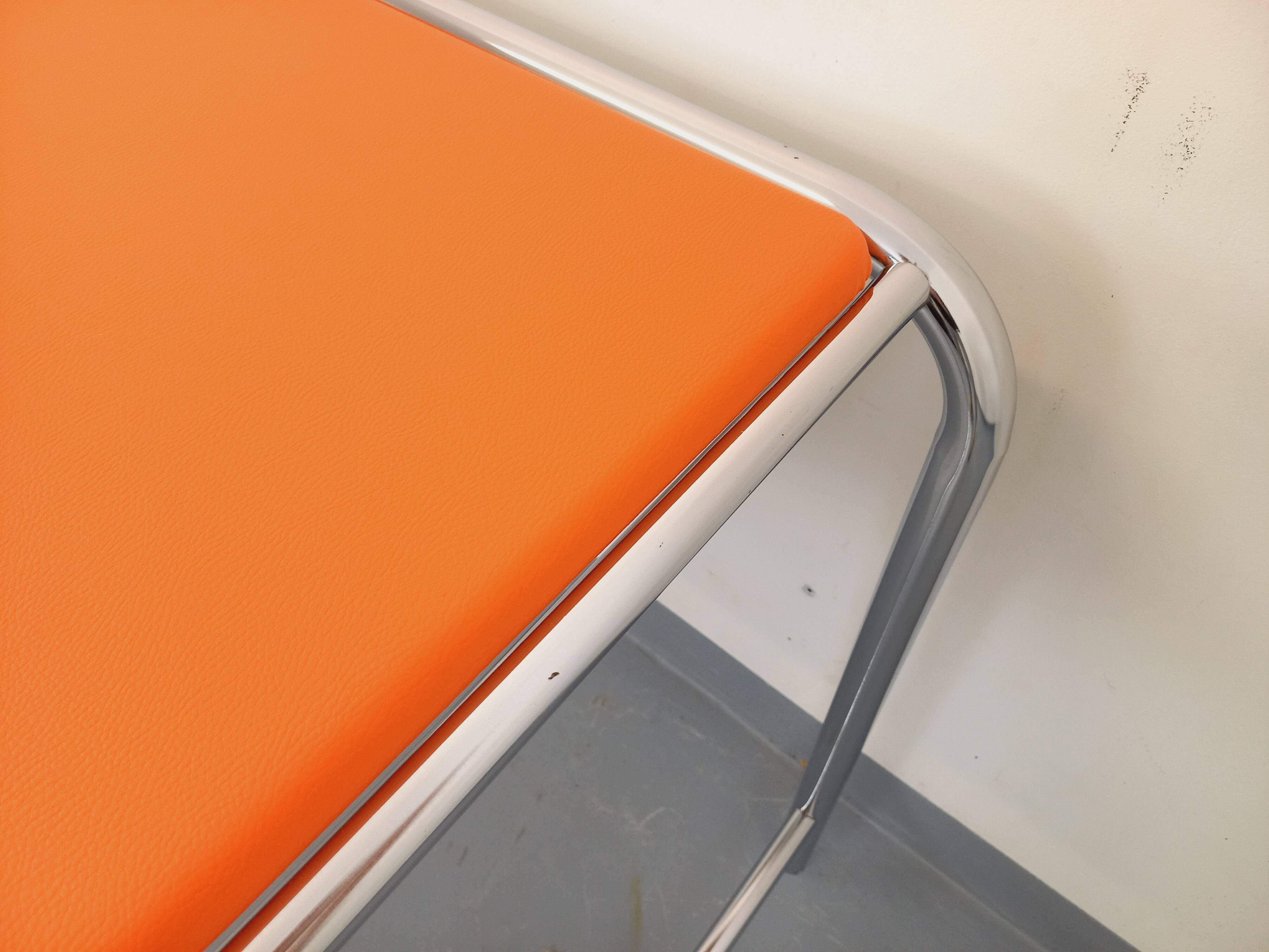 Bureau vintage en skai orange et chrome des années 70