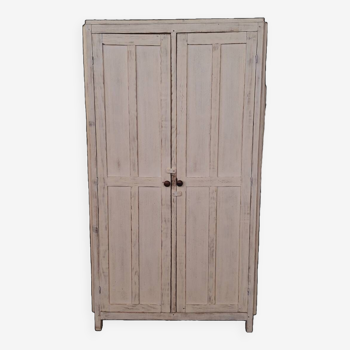 Armoire vintage