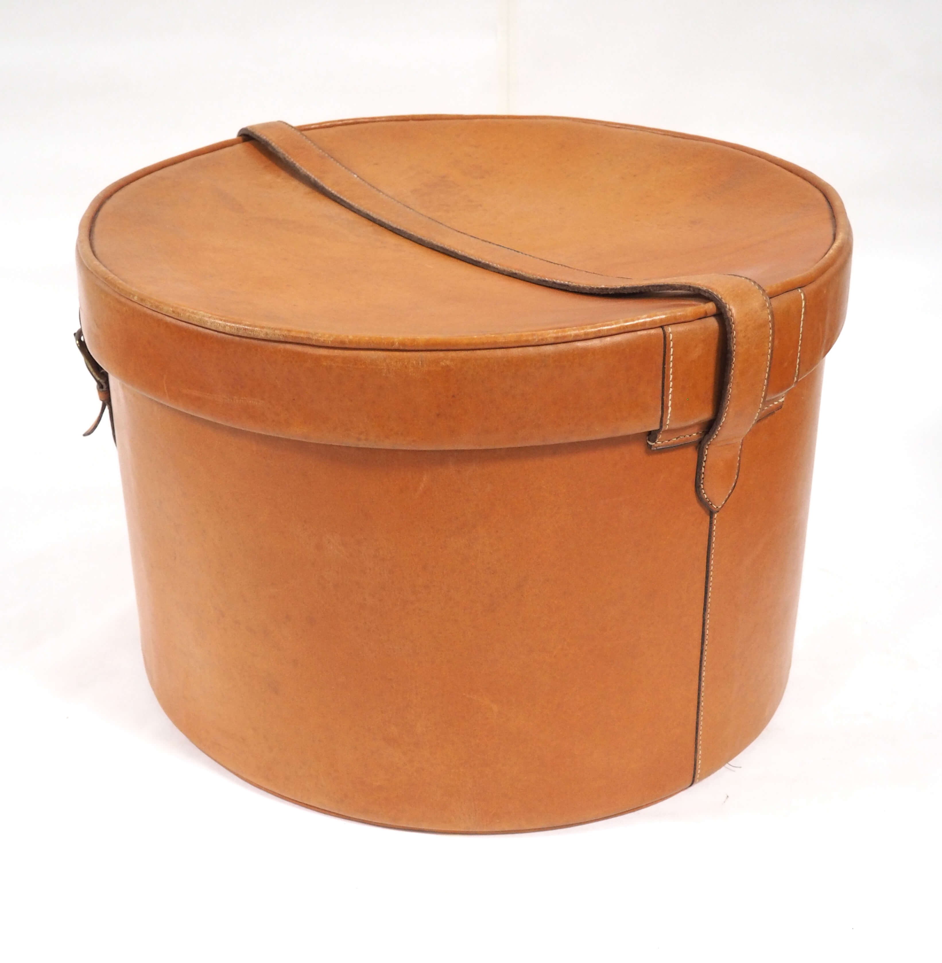 Leather hat trunk