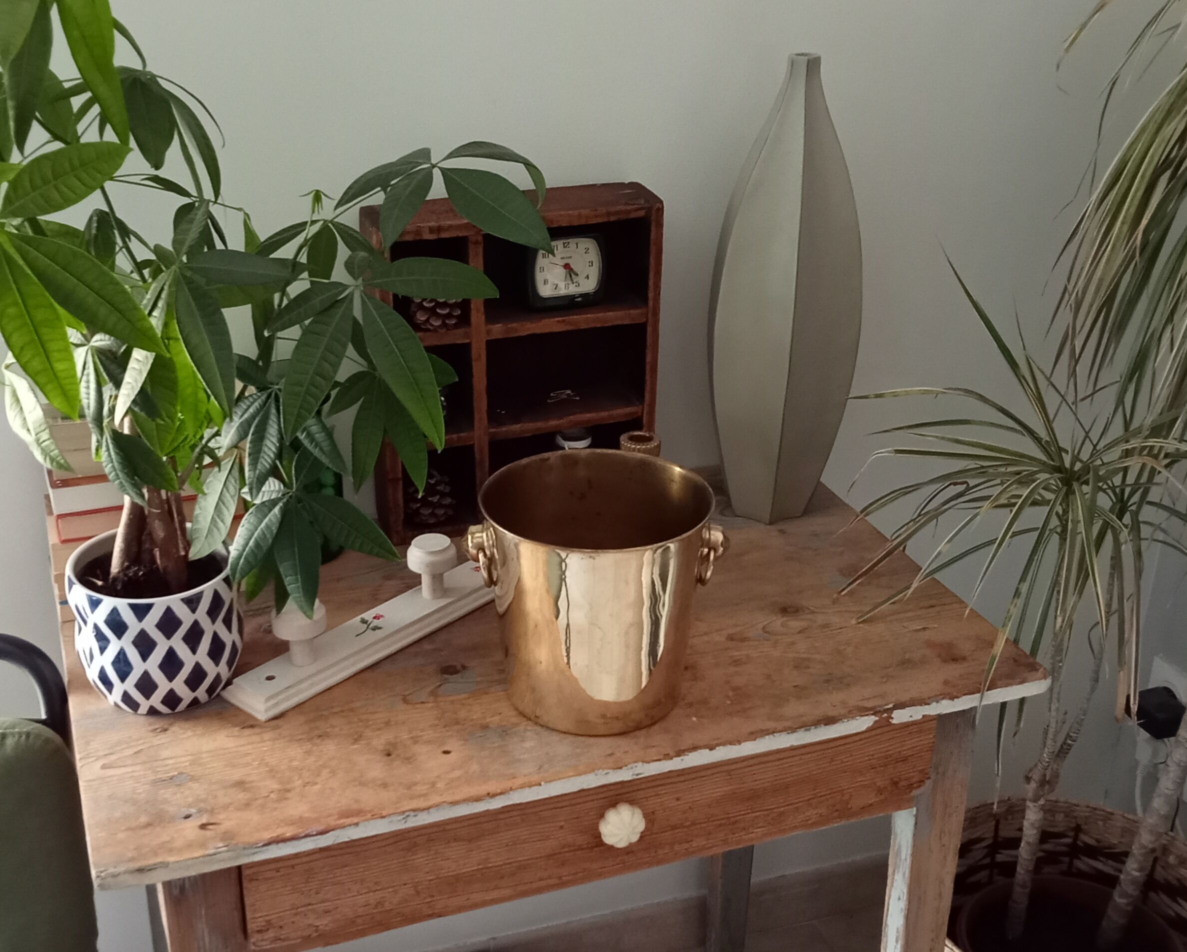 Champagne bucket in solid golden brass