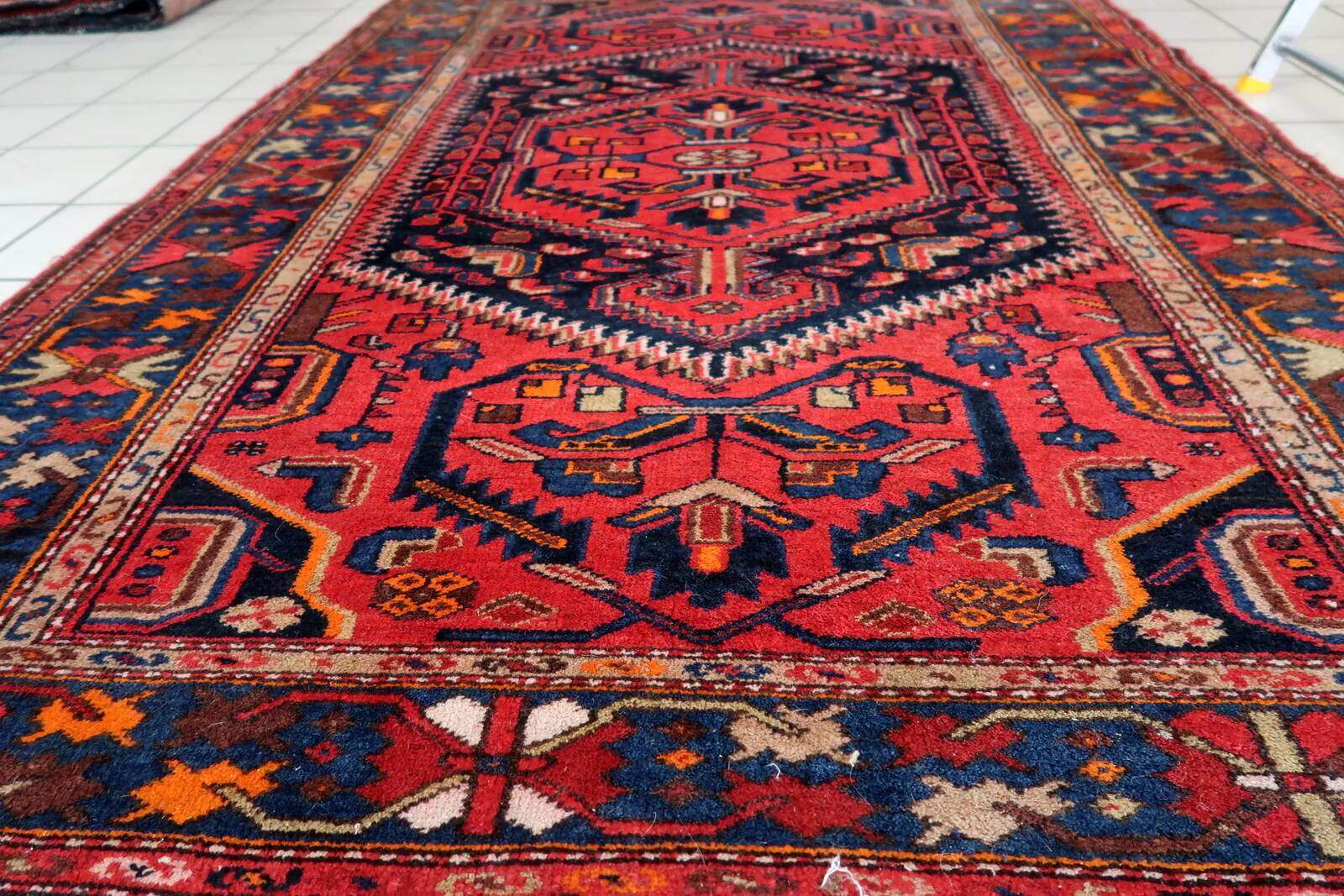 Handmade vintage Persian Hamadan rug 137cm x 194cm, 1960s