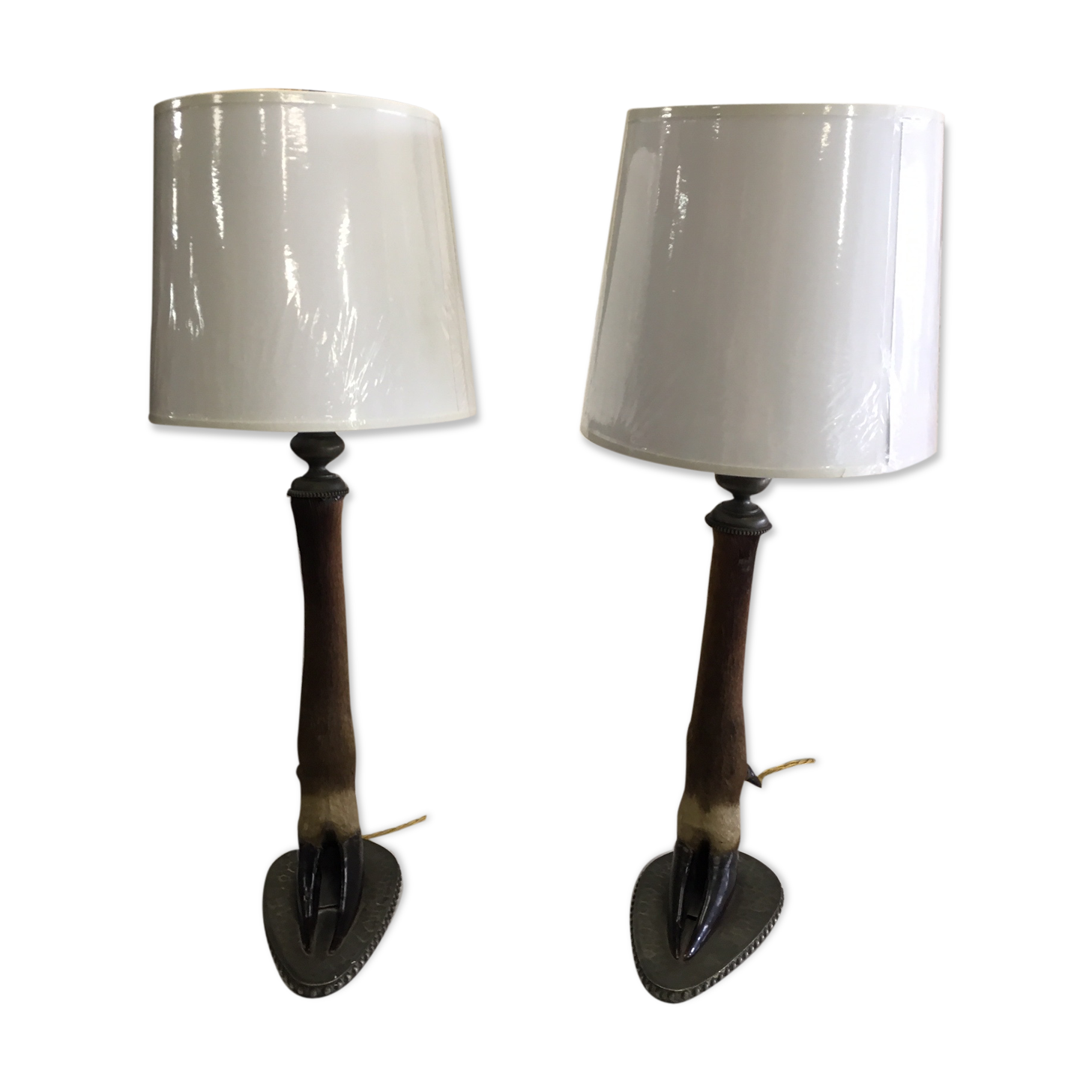 Doe foot lamps