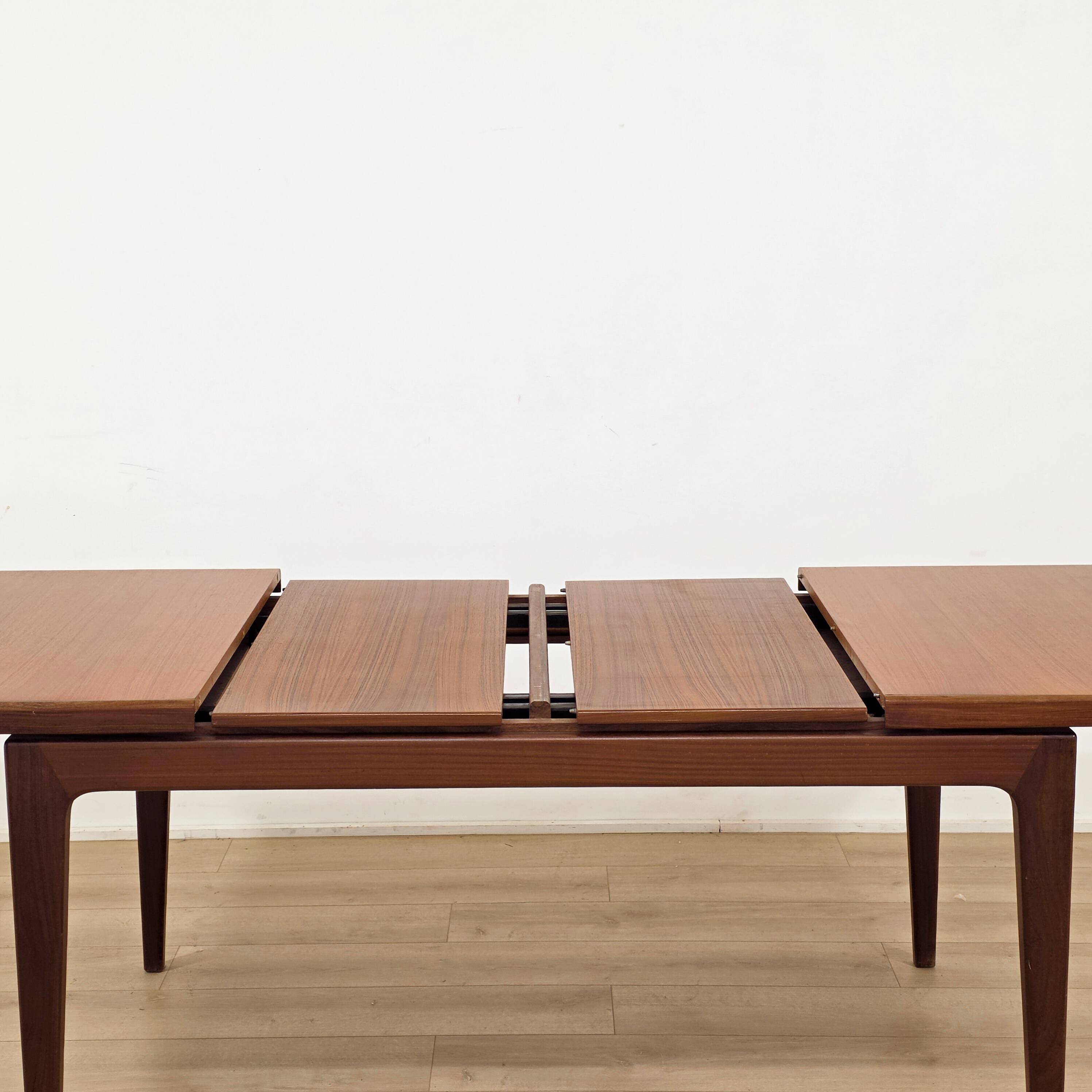 Scandinavian extendable dining table in teak – 1970s