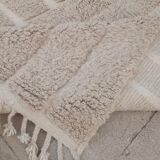 Superb Moroccan wool rug, handmade, dimensions 250x150 cm.