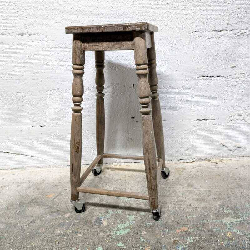 Artist's stool