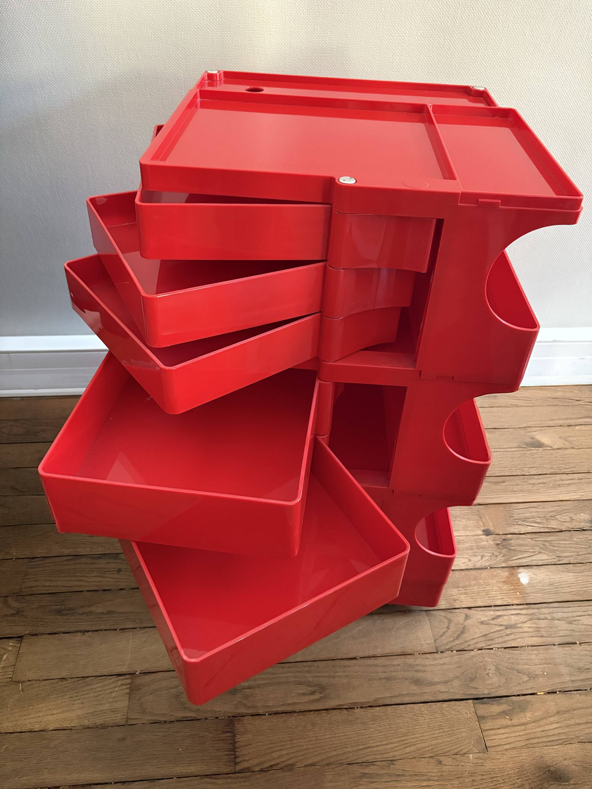 Boby B-Line trolley by Joe Colombo, Italian design 1970.