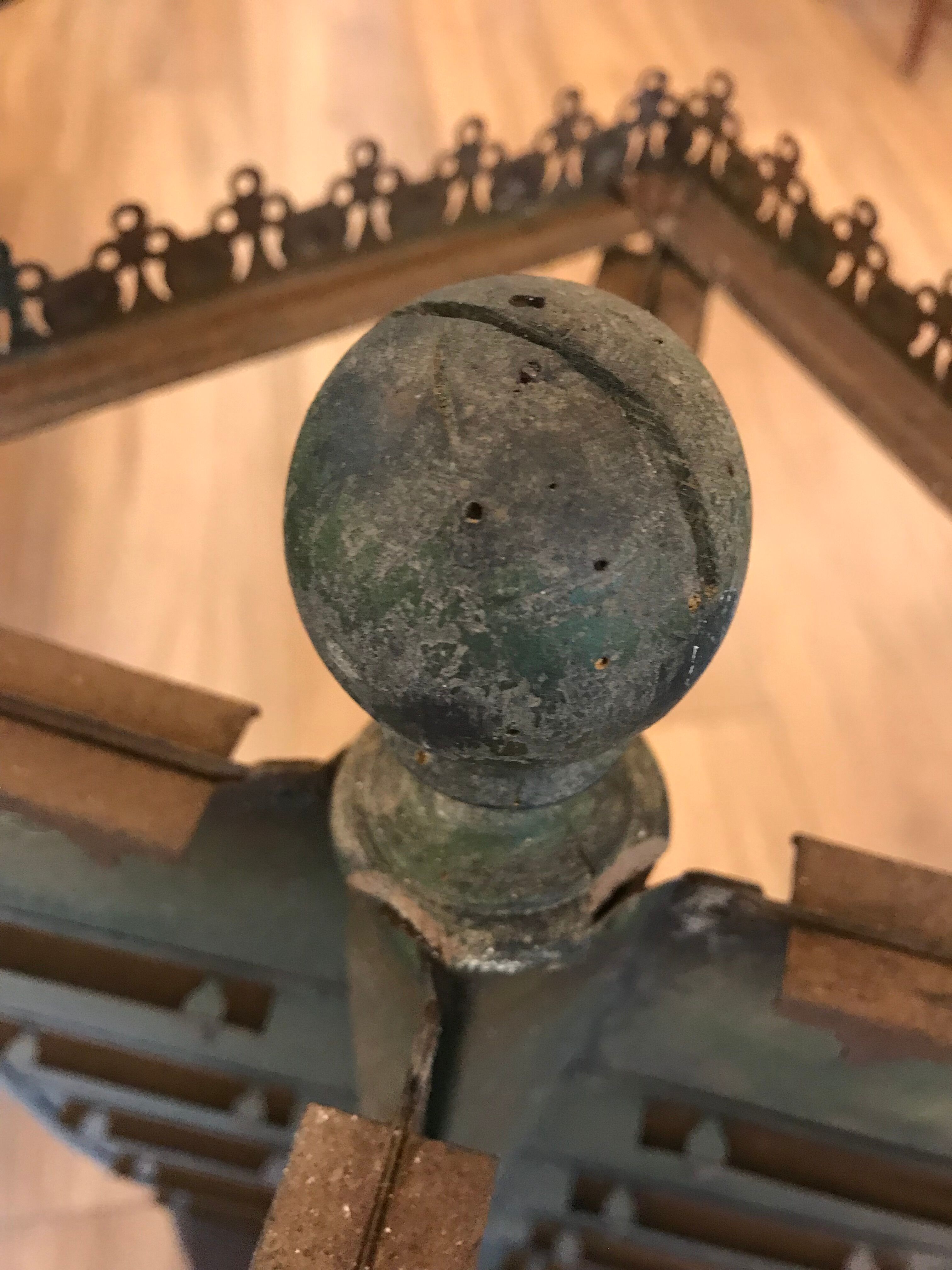 Display bears postcards or photos before 1900