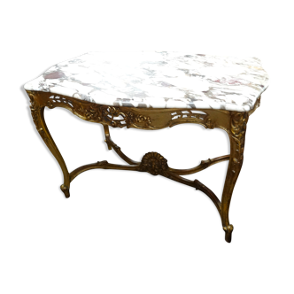 Table en bois doré