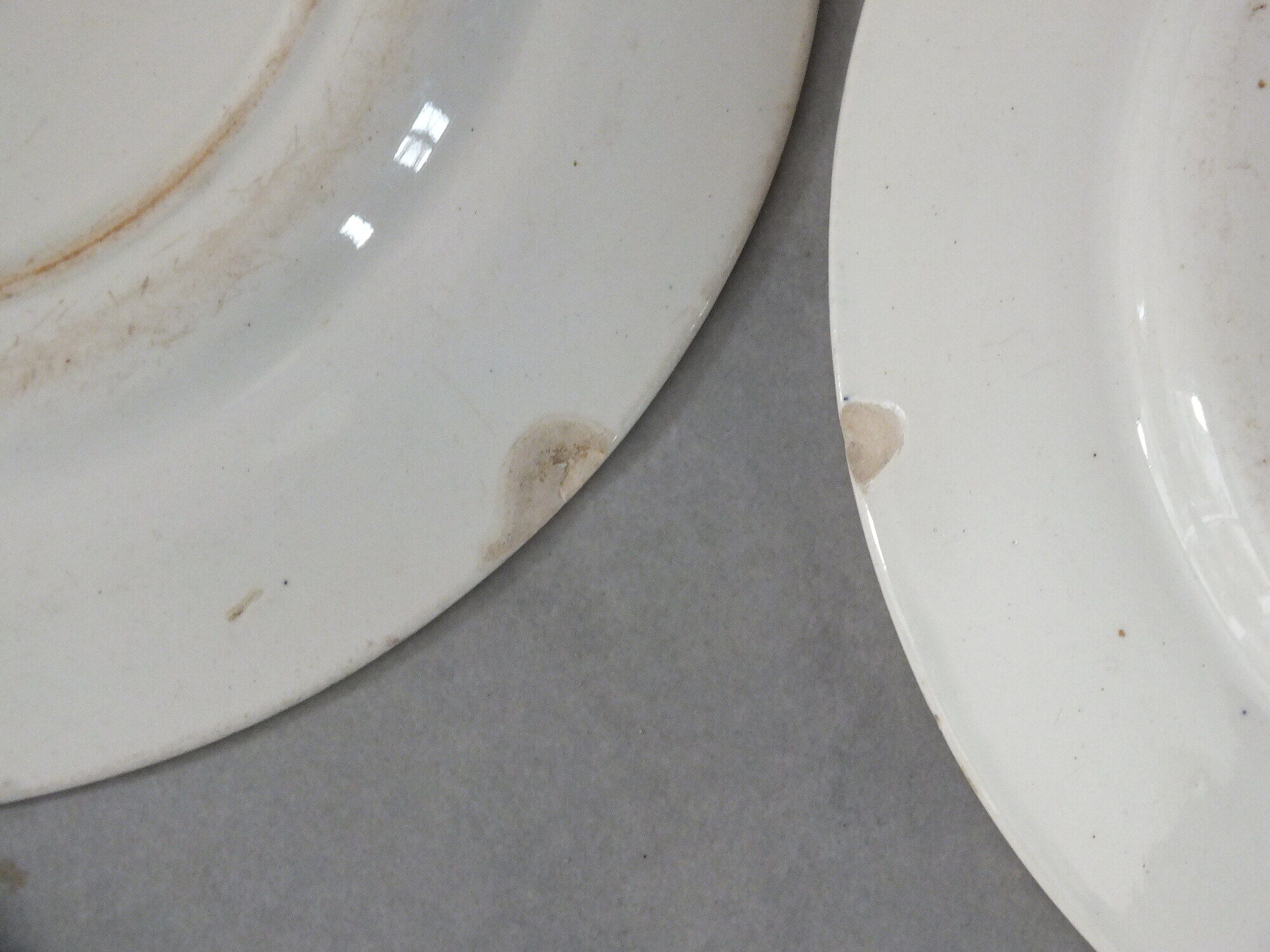 6 Dessert plates in Terre de Fer Lunéville (Tulips?)