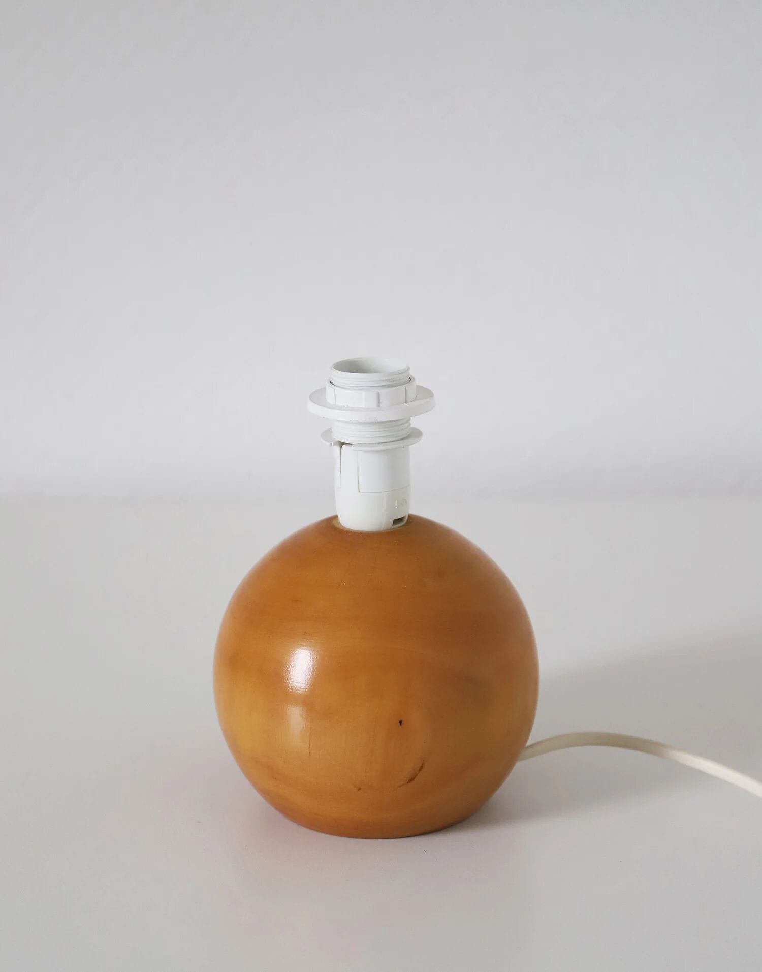 Handcrafted table lamp – Turned wood and yellow Vichy