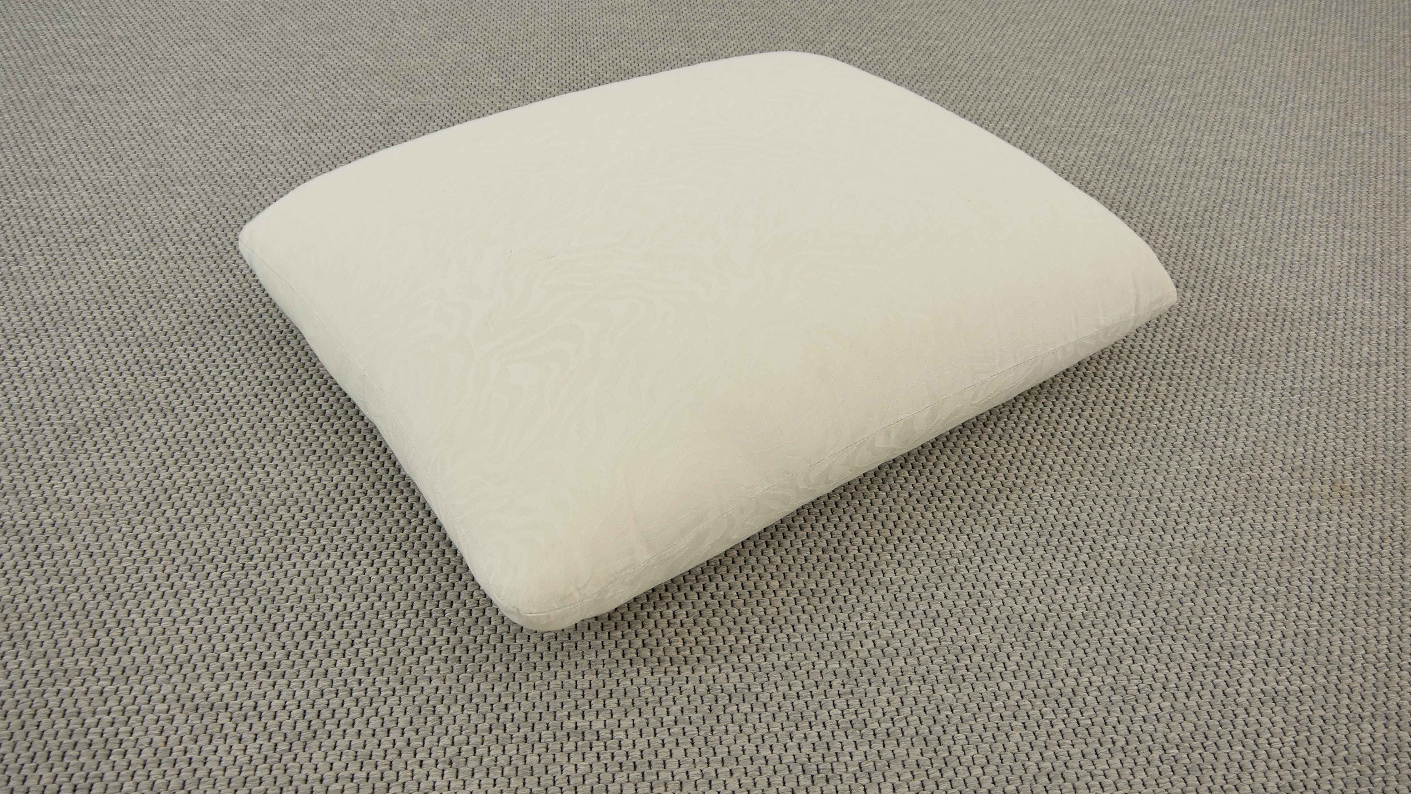 Maralunga 3-seat Sofa with Footrest in offwhite by Vico Magistretti for Cassina, Italy