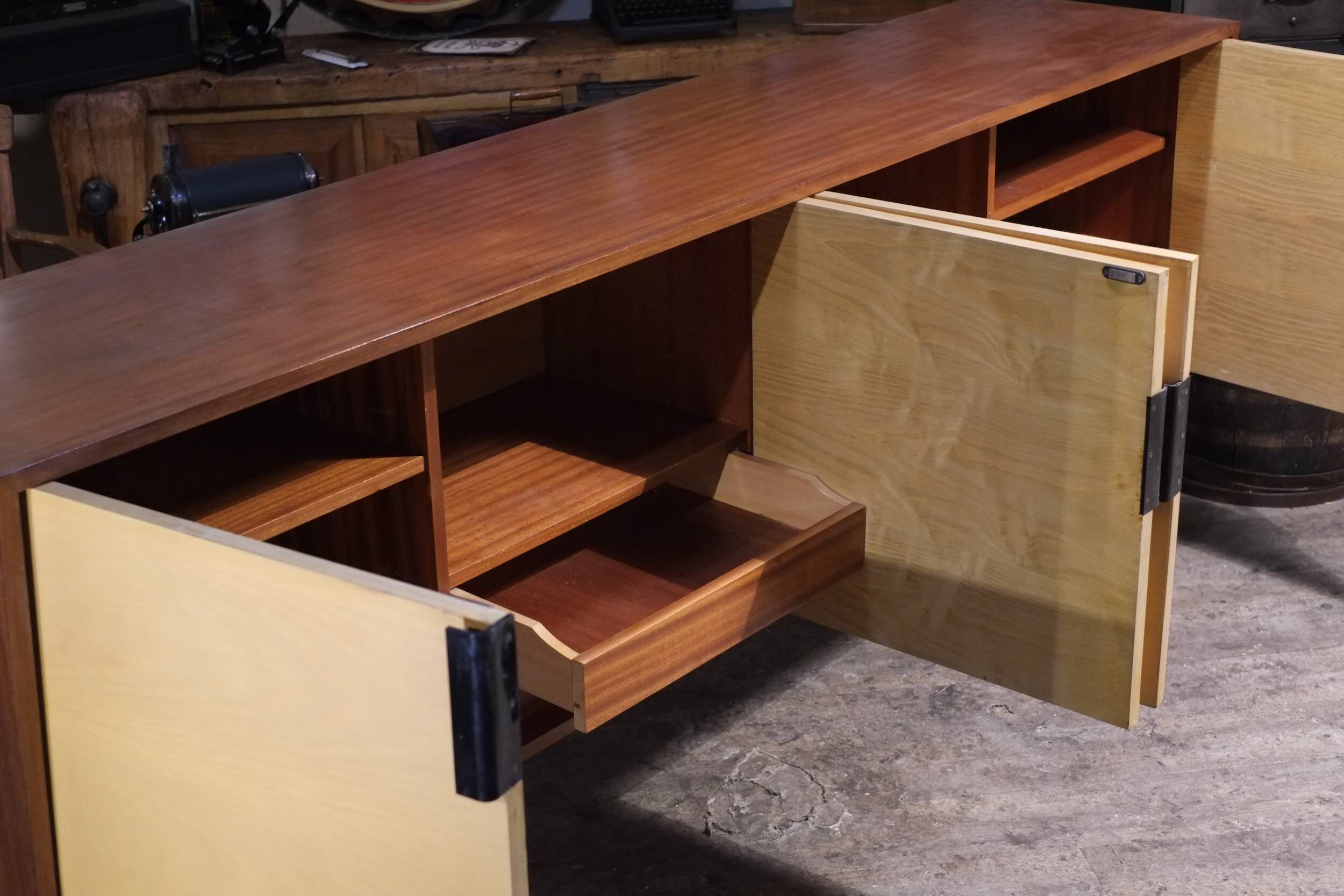 enfilade design vintage style Alain Richard or Pierre Gariche