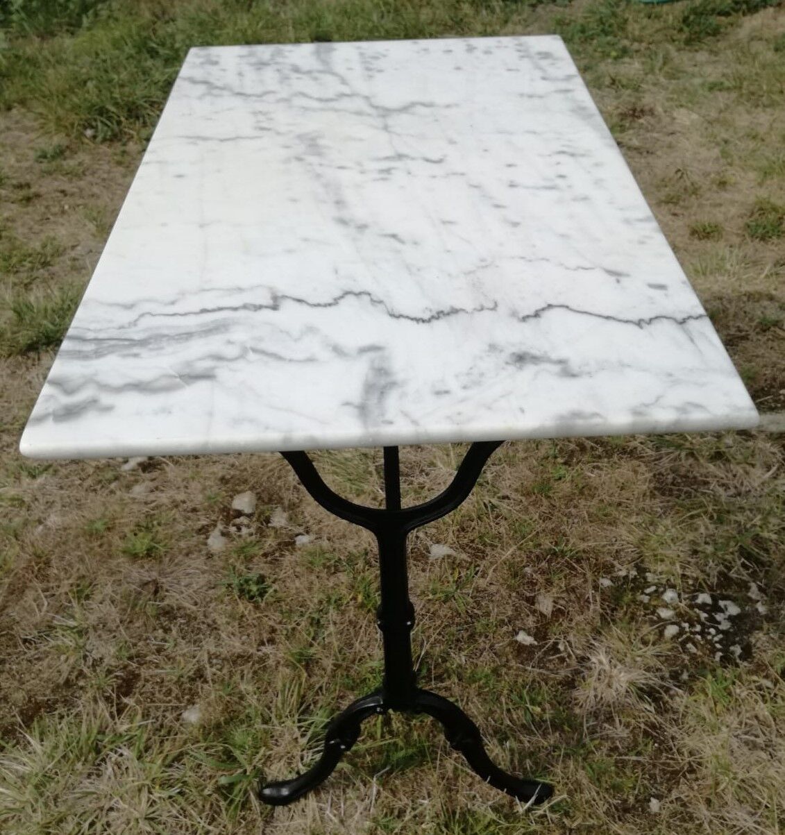 1900 bistro table in carrara marble and cast iron footing