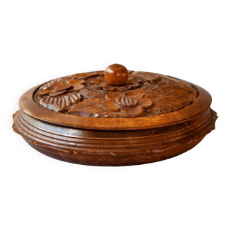 Carved wooden box. Carved wooden jewelry box