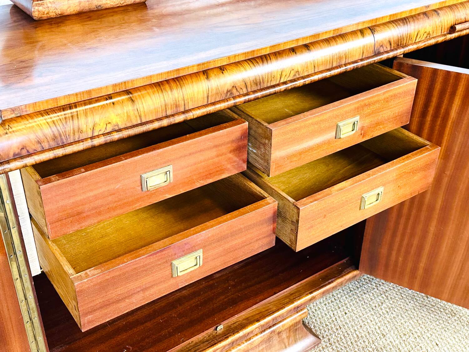Buffet art déco en noyer 1930
