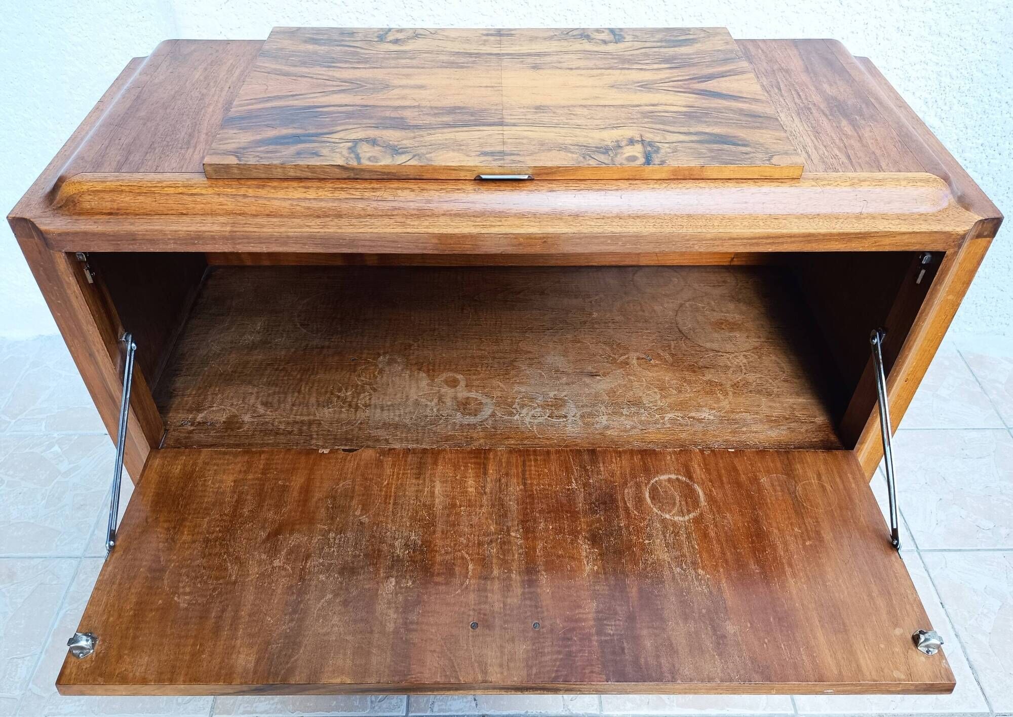 Art Deco walnut burl bar
