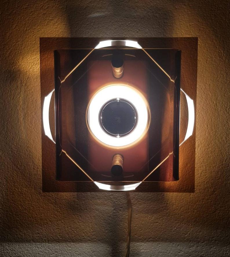 Apply Herda design in Plexiglas 80s