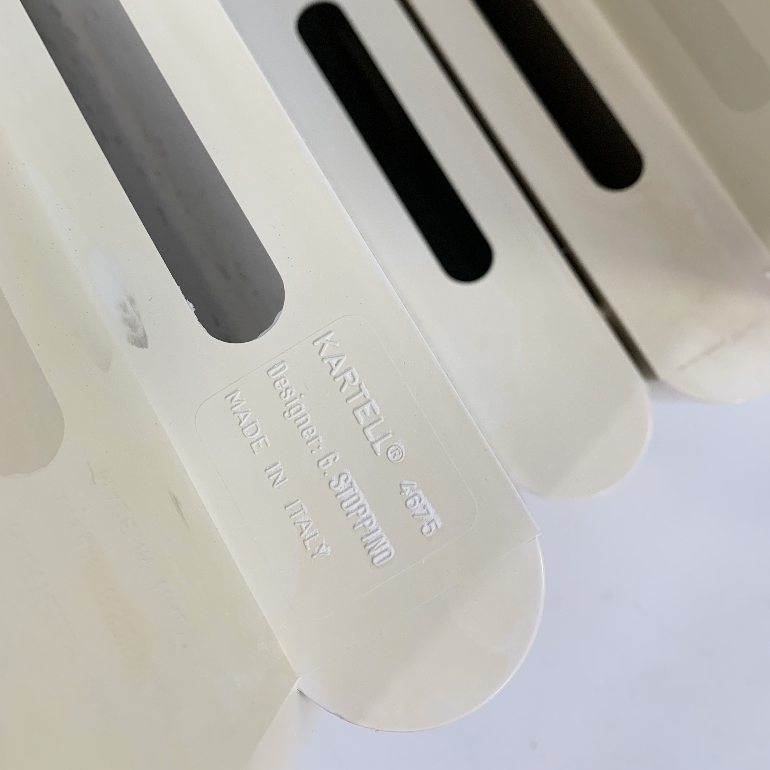 White magazine holder by Giotto Stoppino for Kartell, 1970