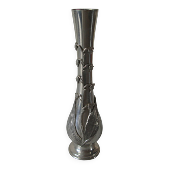 Ancien petit vase soliflore décor brin de muguet en étain déco salon rétro