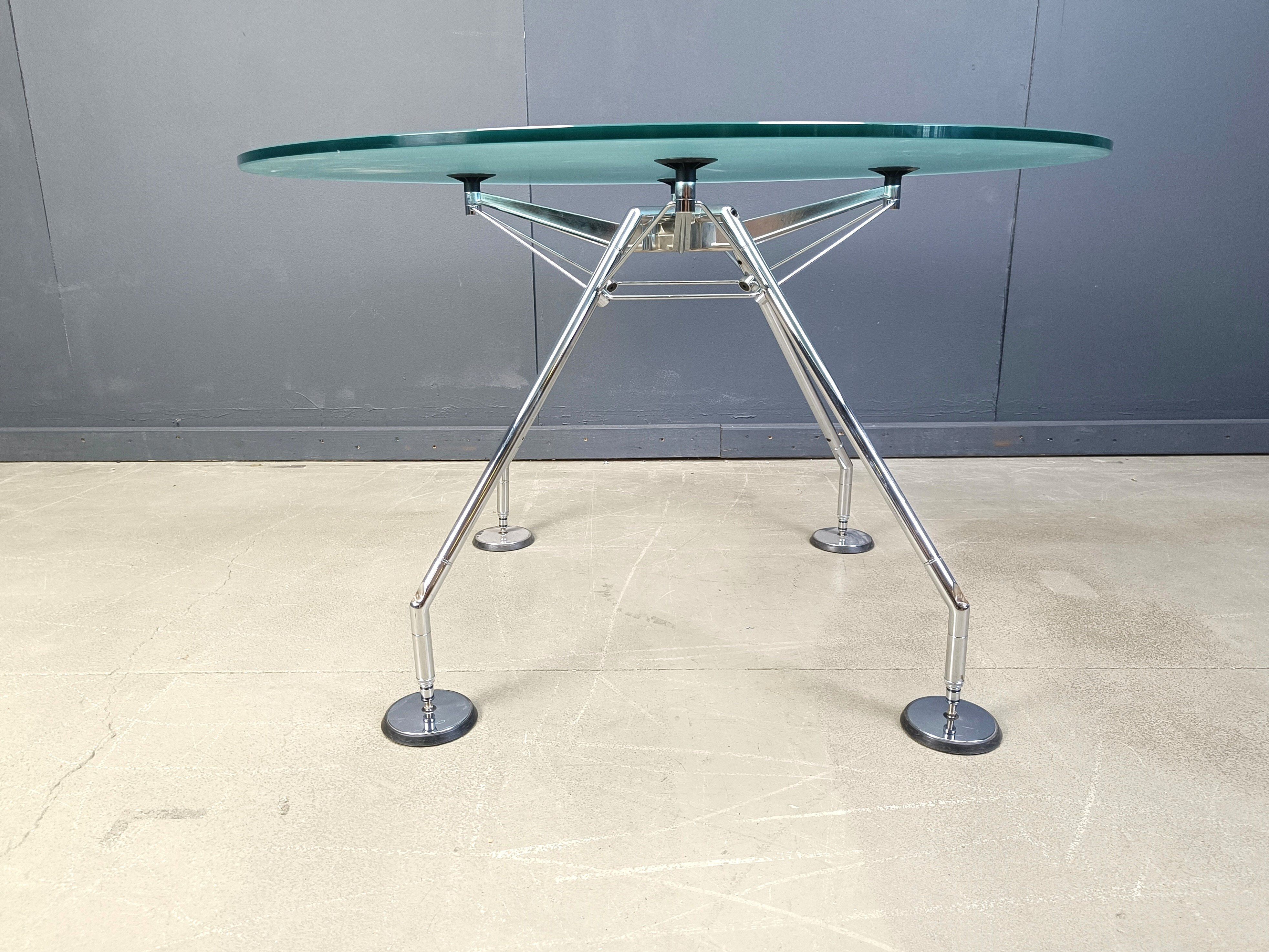 Nomos dining table by Norman Foster for Tecno, 1980s