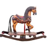 Cheval à bascule en bois