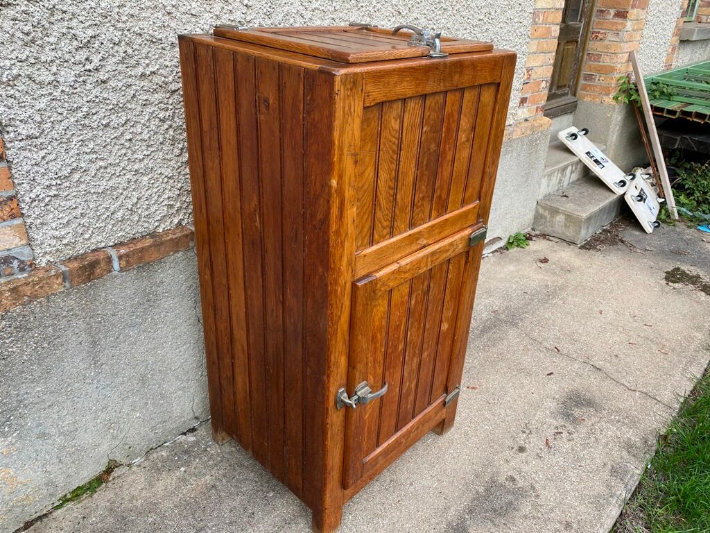 Frigo craft furniture wood oak bar ice cream from the 1930s