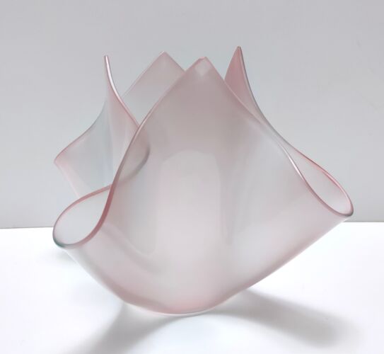 Vase en verre rose pâle « Cartoccio » de Pietro Chiesa pour Fontana Arte, Italie