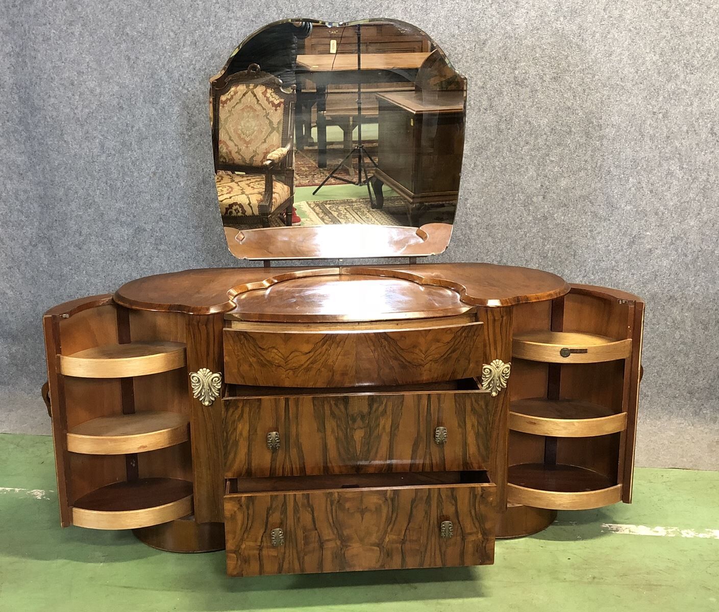 Hairdresser art deco missing in walnut