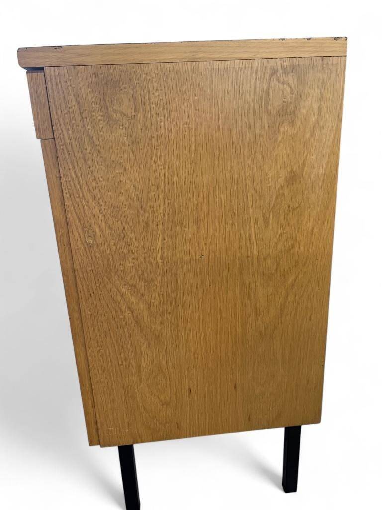 Vintage chest of drawers / cabinet with steel legs