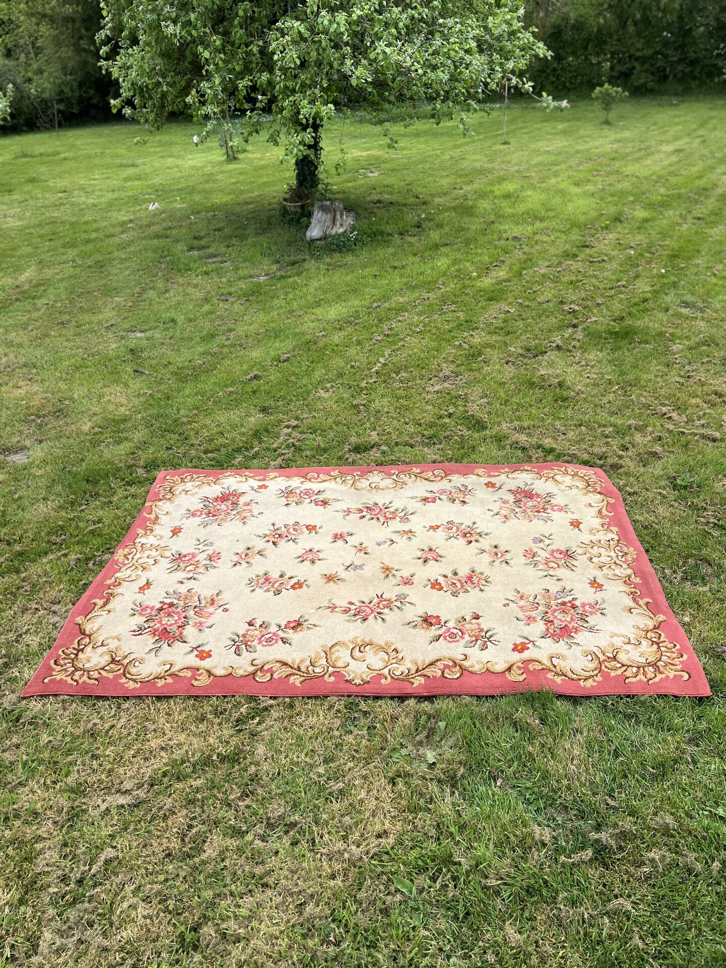 Floral carpet